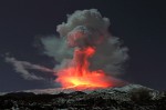 Sull’Etna la lava continua ad avanzare e puo’ ancora causare esplosioni freato-magmatiche item-thumbnail