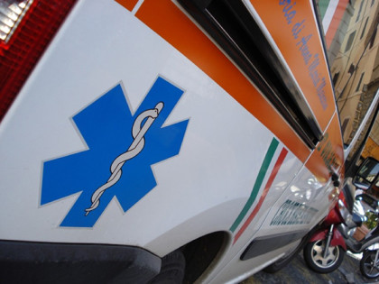 Scontro fra moto e ambulanza <br /> a Palermo: 3 persone ferite